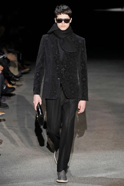 Look 46
